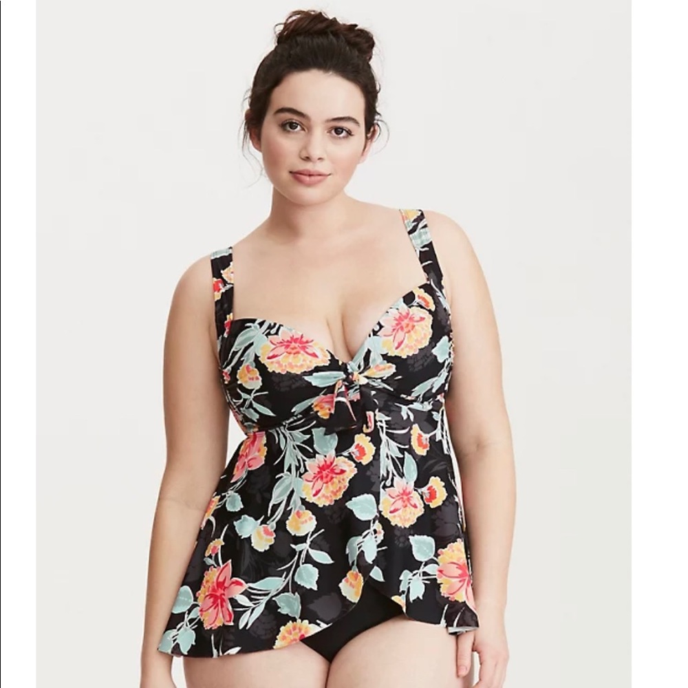 Torrid Size 2 Bathing Suit Top